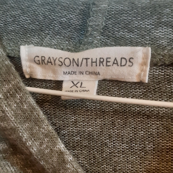 Grayson/Threads gray pull over - Picture 2 of 3
